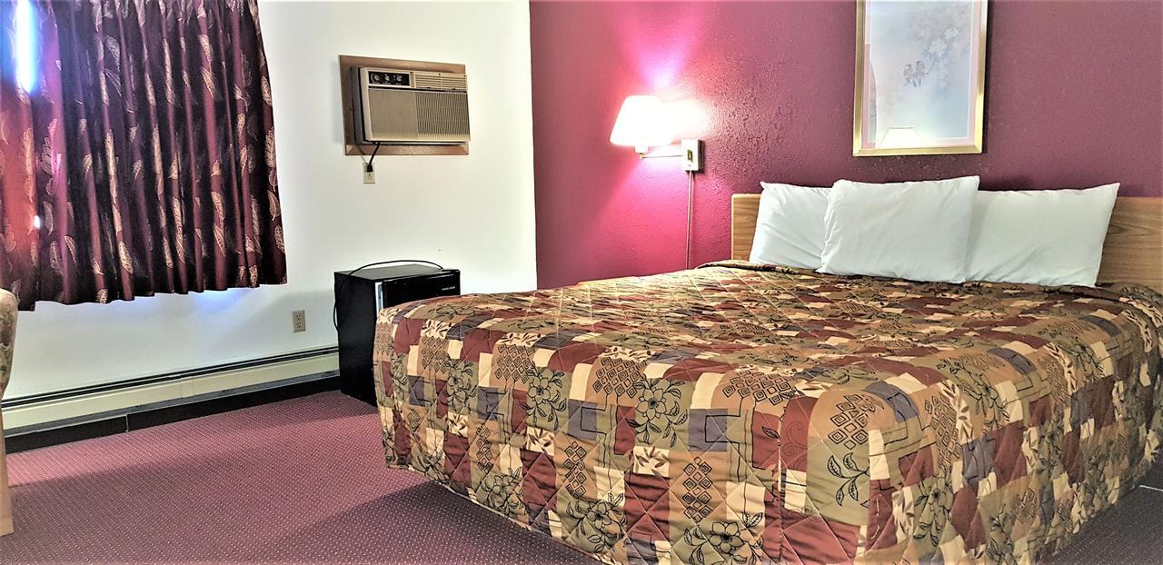 Amerivu Inn & Suites-Avon Exterior photo