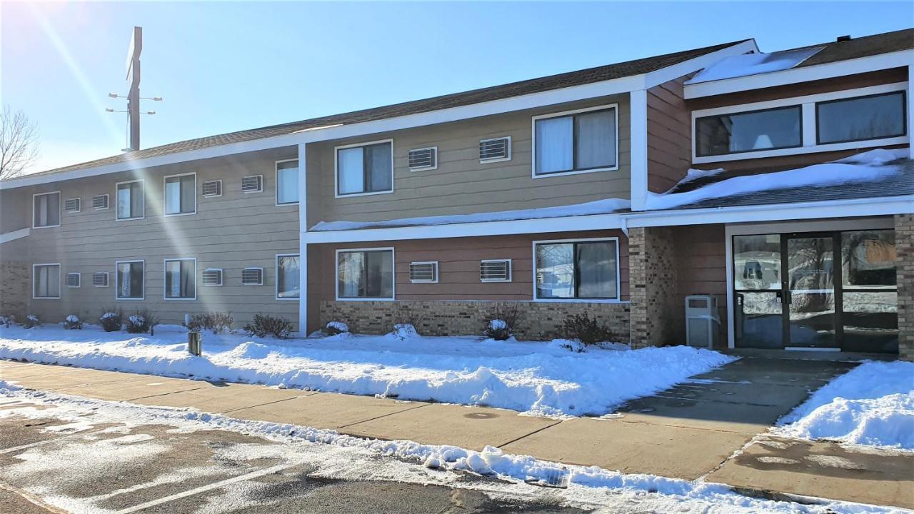 Amerivu Inn & Suites-Avon Exterior photo